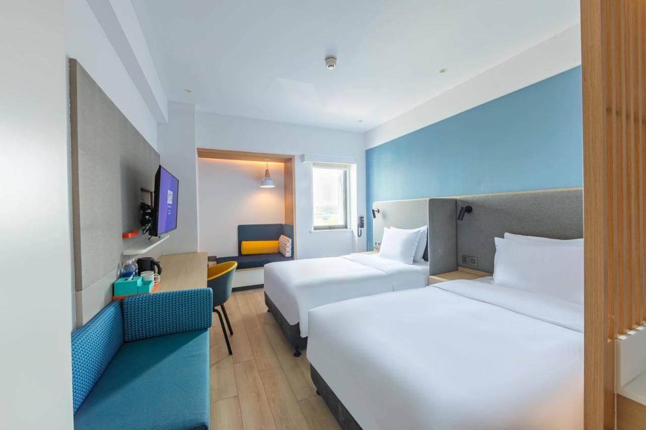 Holiday Inn Express Shanghai Pudong Airport By Ihg Esterno foto