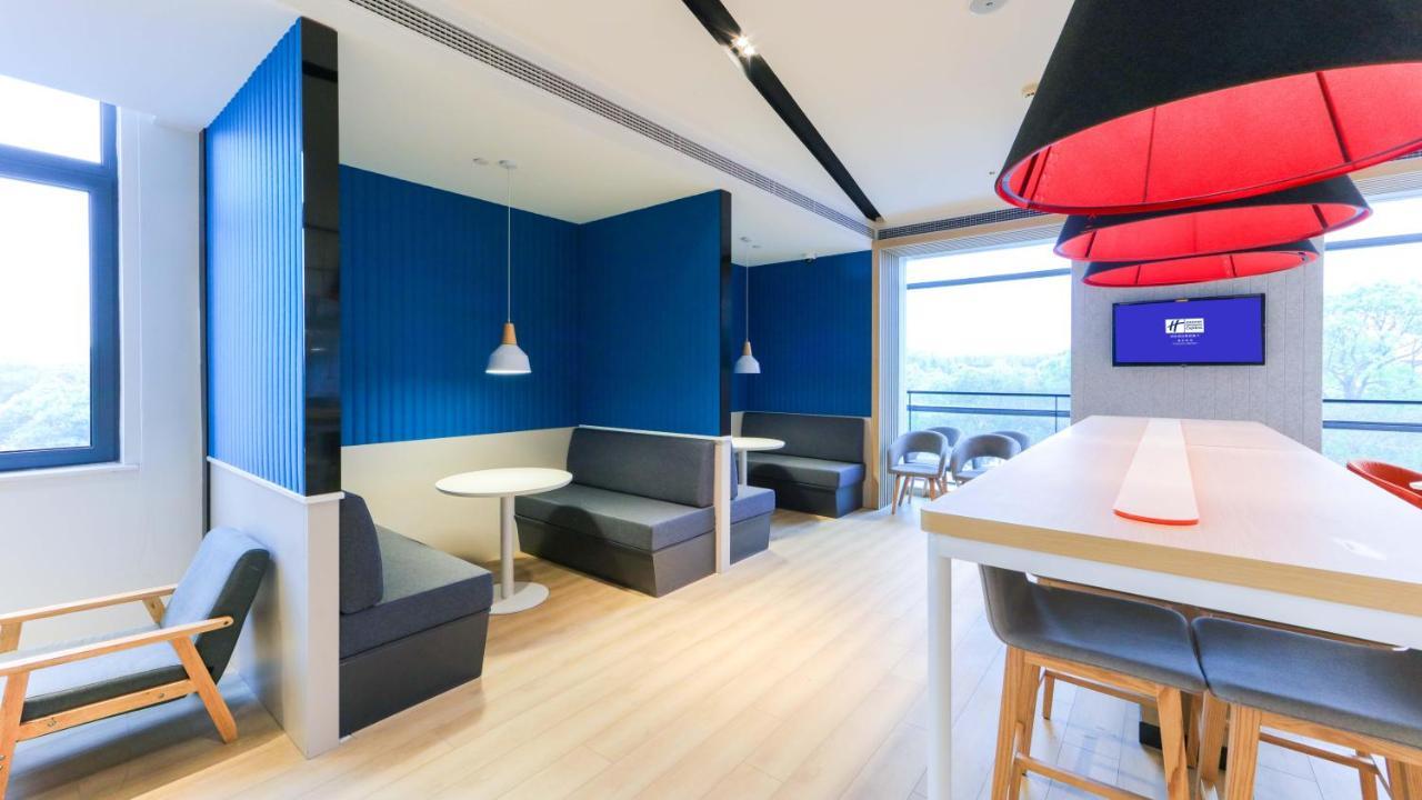 Holiday Inn Express Shanghai Pudong Airport By Ihg Esterno foto