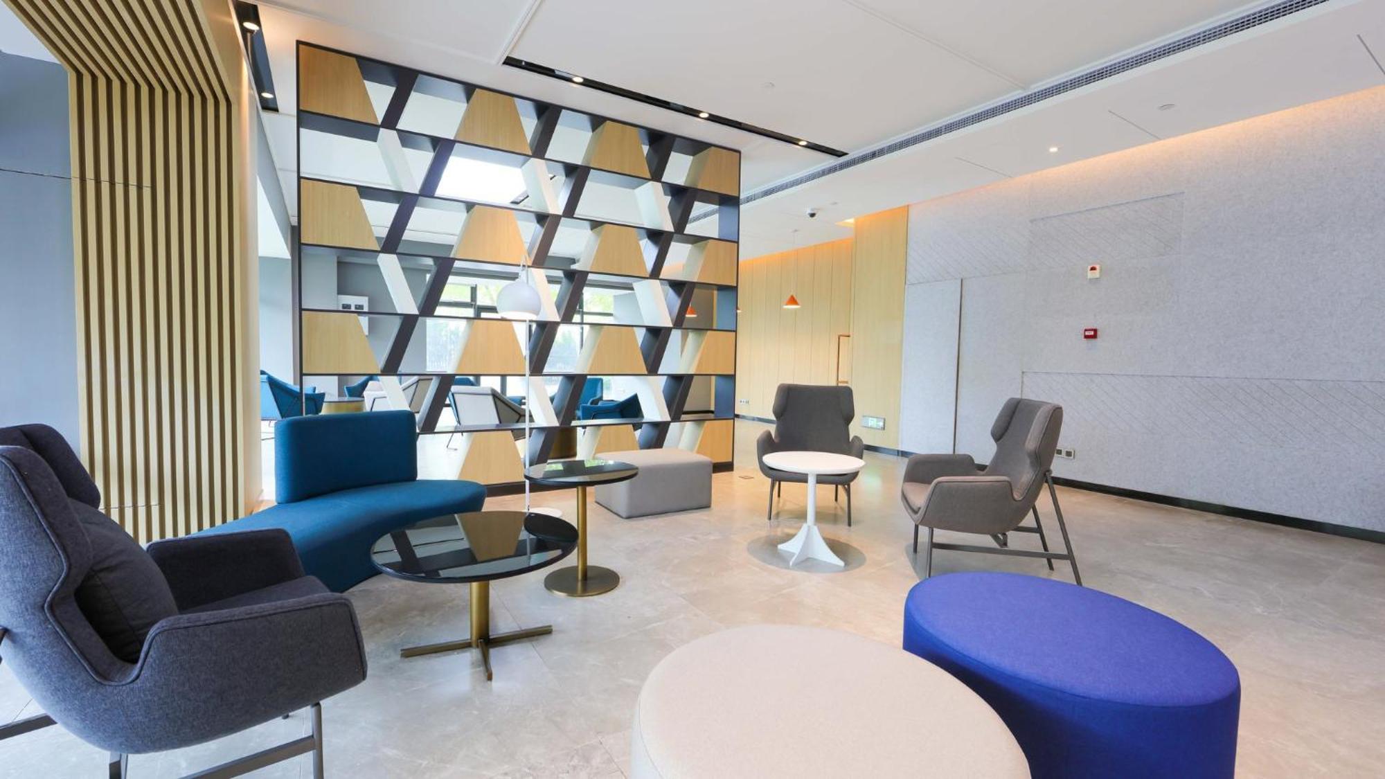 Holiday Inn Express Shanghai Pudong Airport By Ihg Esterno foto