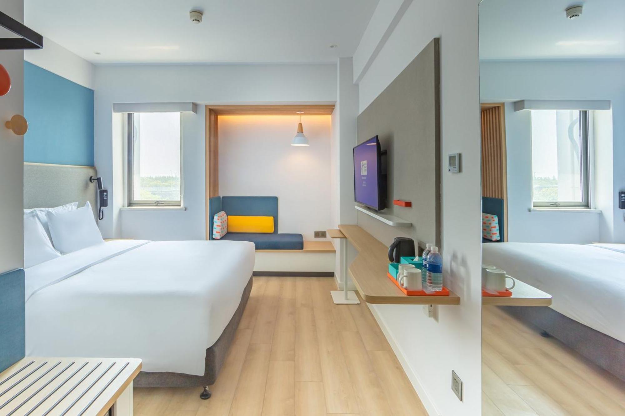 Holiday Inn Express Shanghai Pudong Airport By Ihg Esterno foto