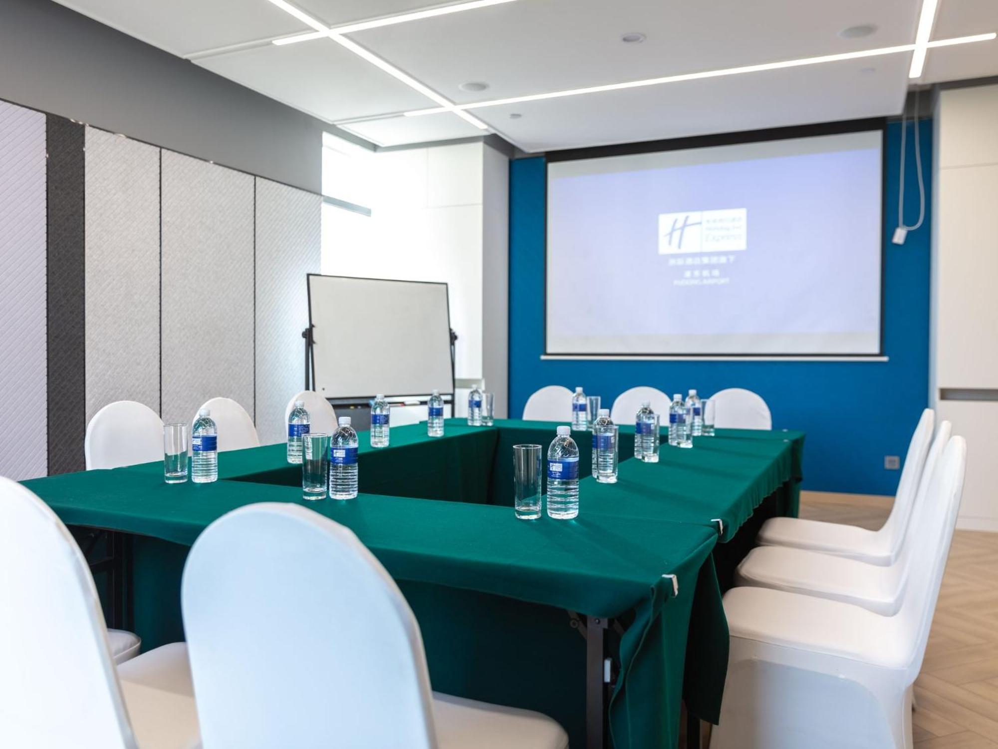 Holiday Inn Express Shanghai Pudong Airport By Ihg Esterno foto